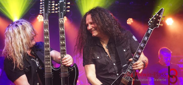 FOTOSTRECKE und Nachbericht: CoreLeoni und Modern Day Heroes im Colos-Saal