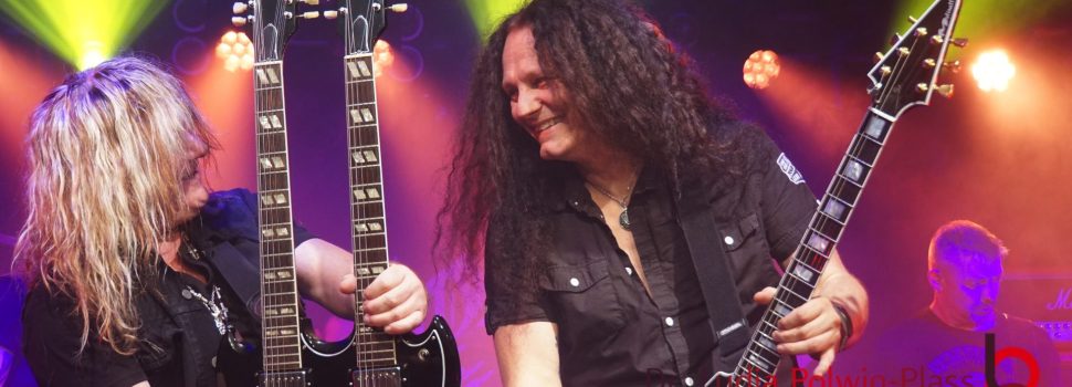 FOTOSTRECKE und Nachbericht: CoreLeoni und Modern Day Heroes im Colos-Saal