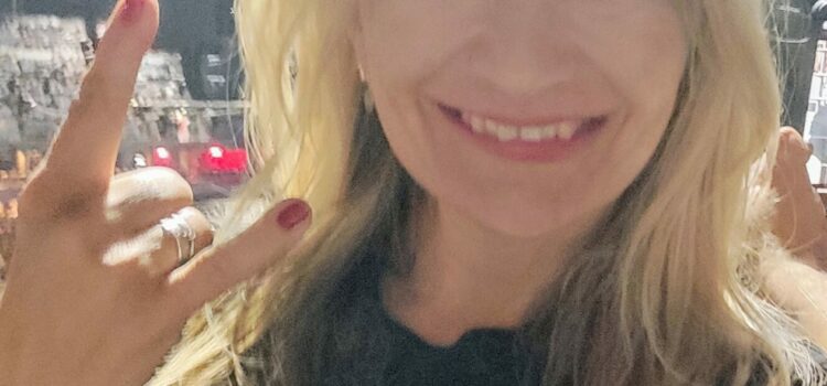 RADIO BOB! lässt Metallerherz fünf Jahre lang höher schlagen – Szilvia aus Bergneustadt gewinnt W:O:A Tickets bis 2029