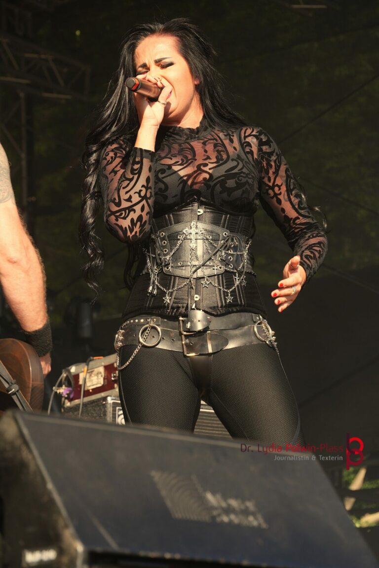 AUTUMN BRIDE_Donauinselfest 2025_Polwin-Plass_570