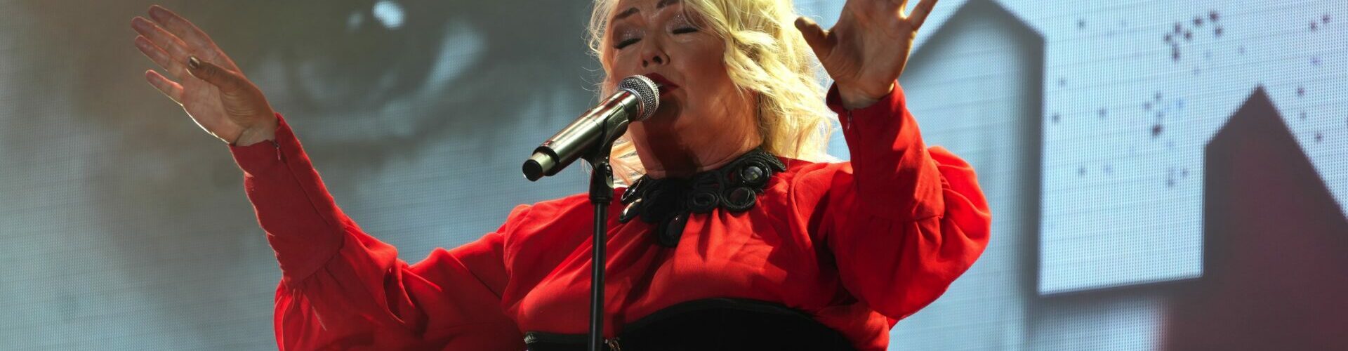 2 FOTOSTRECKEN vom DONAUINSELFEST 2025 / SAMSTAG mit Kim Wilde, Autumn Bride, Halestorm, No Angels, etc.