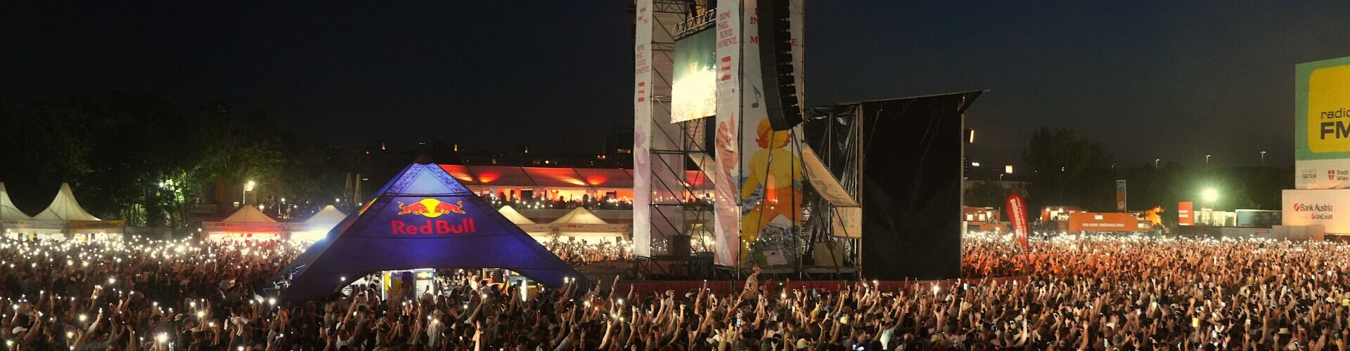 2 FOTOSTRECKEN vom DONAUINSELFEST 2025 / Freitag Abend