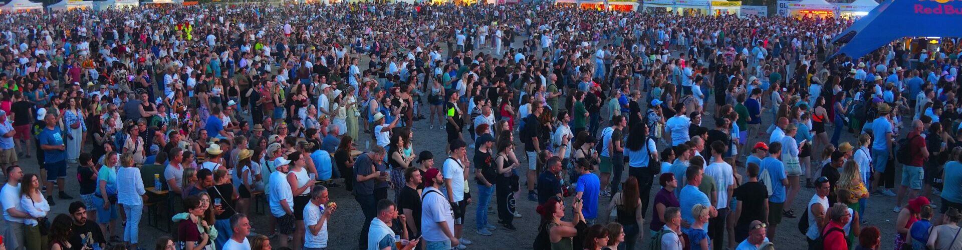 2 FOTOSTRECKEN vom DONAUINSELFEST 2025 / SONNTAG mit RAG’N‘ BONE MAN, BEAST IN BLACK, AUT OF ORDA, ROADWOLF, VOLTWECHSEL und LEMO