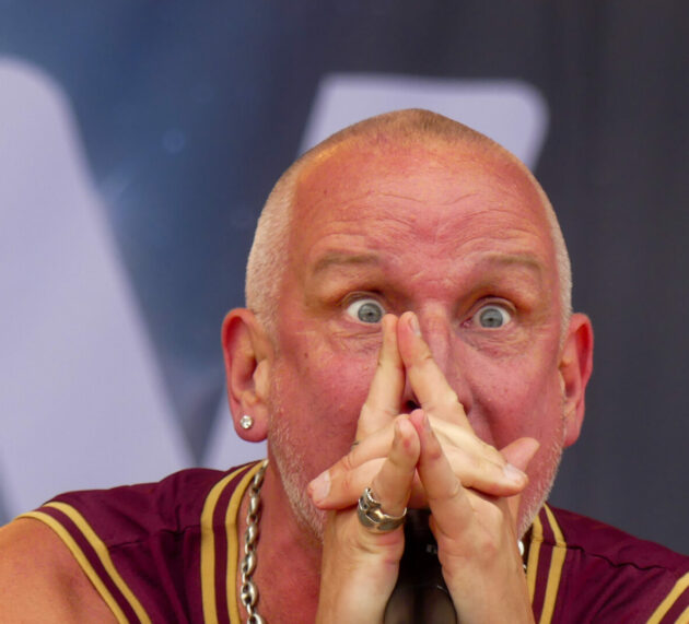 Die Welt brennt, das Schiff sinkt – aber Clawfinger drehen mit „Before we all die“ die Verstärker noch einmal voll auf