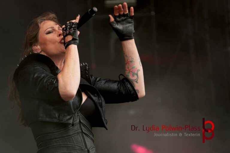 Floor Jansen_Wacken 2025_Polwin-Plass_300