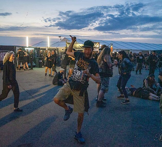 Freitag auf dem Partysan Open Air – Party, Kanonen und Geschichte