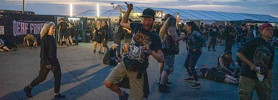 Freitag auf dem Partysan Open Air – Party, Kanonen und Geschichte