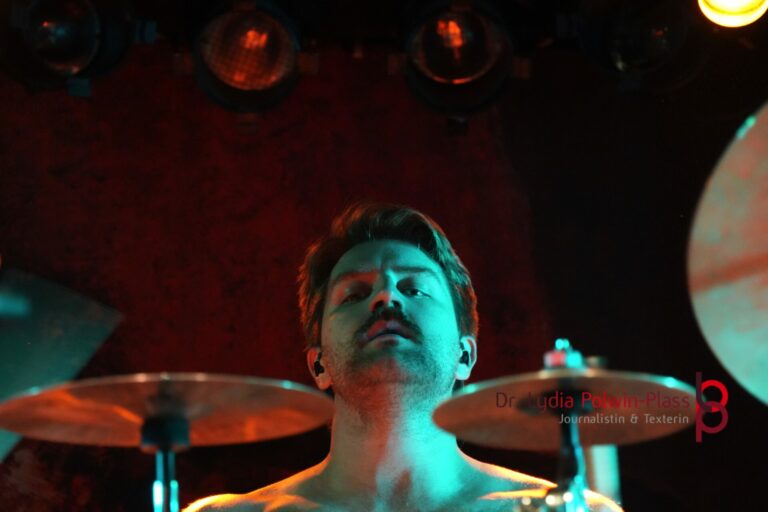 STILLBIRTH_Colos-Saal_Polwin-Plass_014