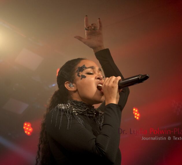 FOTOSTRECKE und Nachbericht: Ad Infinitum, Seven Spires und Tulip rockten gestern den Colos-Saal