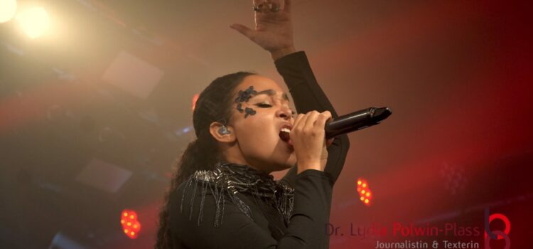 FOTOSTRECKE und Nachbericht: Ad Infinitum, Seven Spires und Tulip rockten gestern den Colos-Saal