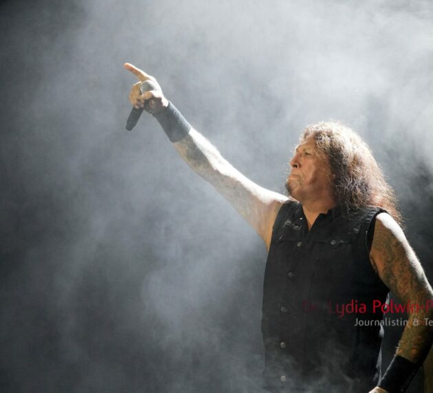 FOTOSTRECKE: Testament, Obituary, Nervosa und Destruction im Schlachthof Wiesbaden