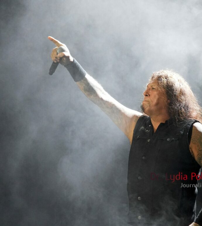 FOTOSTRECKE: Testament, Obituary, Nervosa und Destruction im Schlachthof Wiesbaden