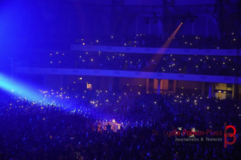 Electric Callboy Festhalle_2025_Polwin-Plass_303