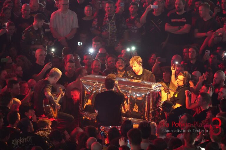 Electric Callboy Festhalle_2025_Polwin-Plass_340