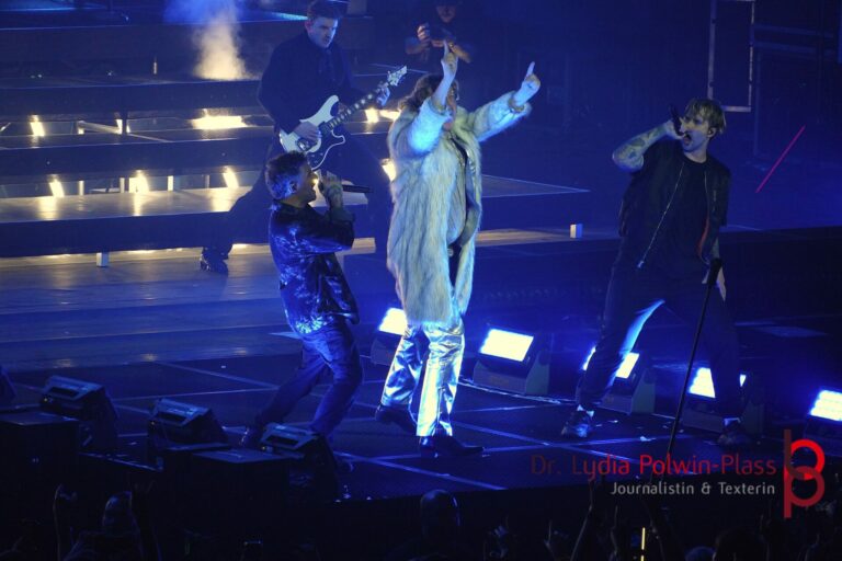 Electric Callboy Festhalle_2025_Polwin-Plass_397