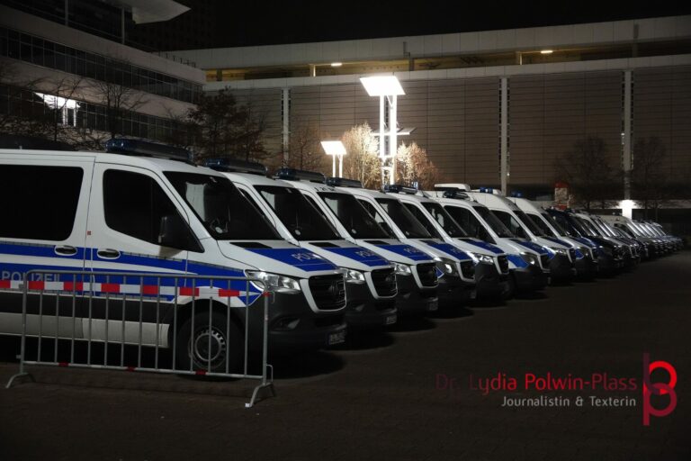 Electric Callboy Festhalle_2025_Polwin-Plass_438