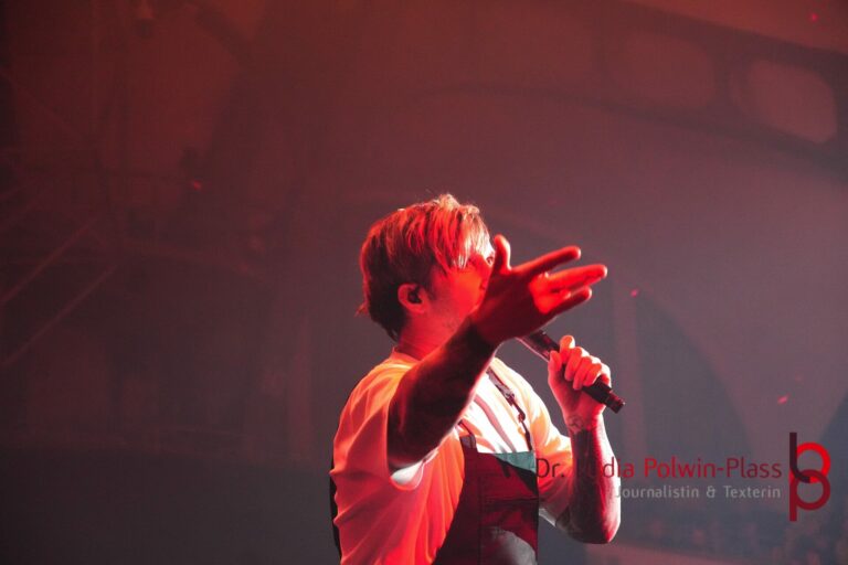 Electric Callboy Festhalle_2025_Polwin-Plass_976