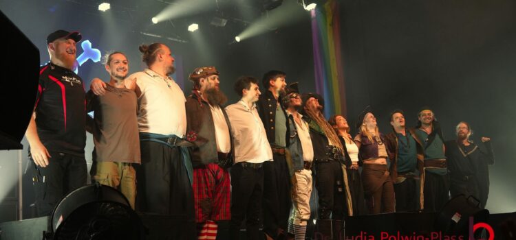 FOTOSTRECKE: Mr. Hurley & Die Pulveraffen mit Vroudenspil und MacPiet in der Batschkapp Frankfurt