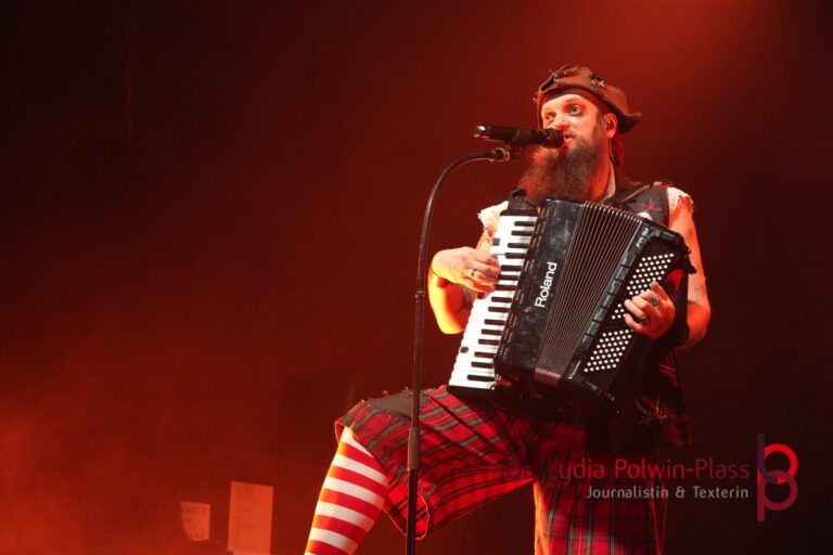 Mr Hurley und die Pulveraffen_Batschkapp 2025_Polwin-Plass_473