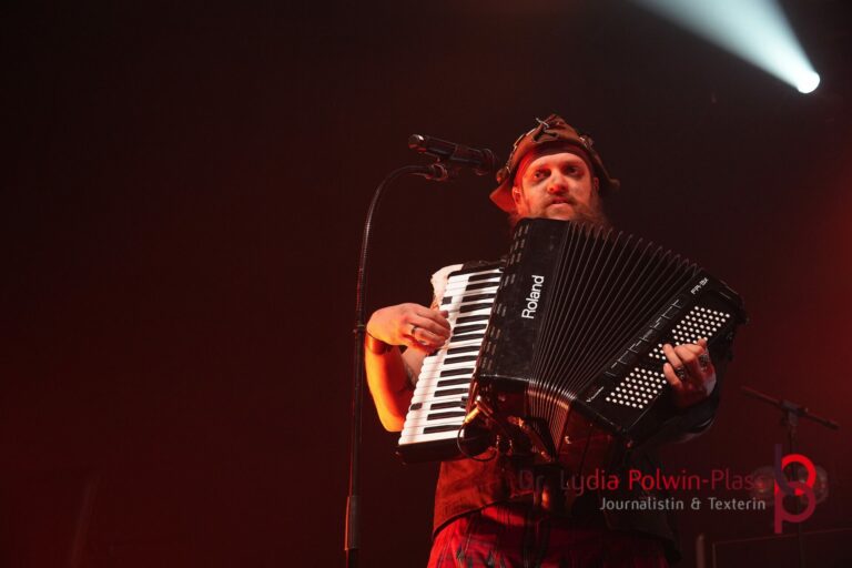 Mr Hurley und die Pulveraffen_Batschkapp 2025_Polwin-Plass_635