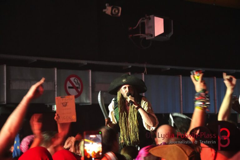 Mr Hurley und die Pulveraffen_Batschkapp 2025_Polwin-Plass_768