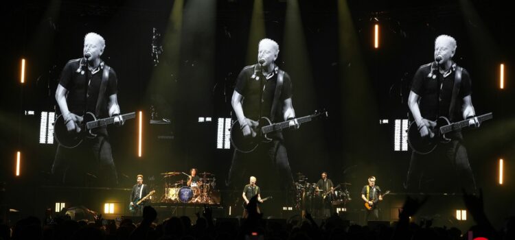 Nachbericht und Fotostrecke: The Offspring und Simple Plan in der Festhalle Frankfurt