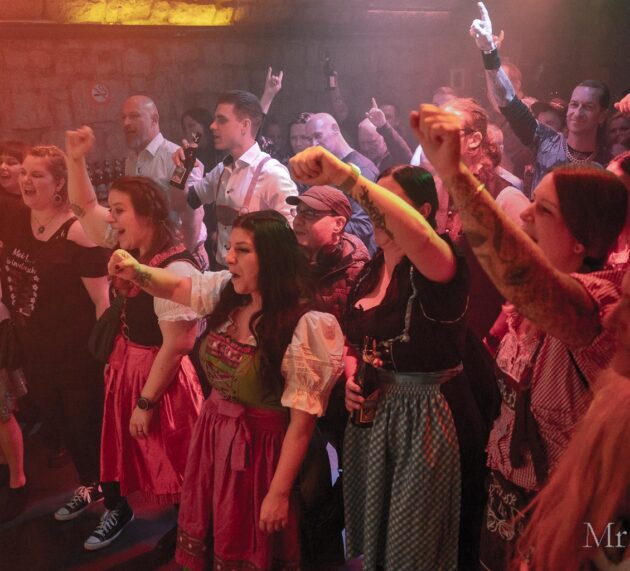 Finale Furioso von Fire Rose – Beitrag von Gernot Döhne-Jochmann mit Fotostrecke