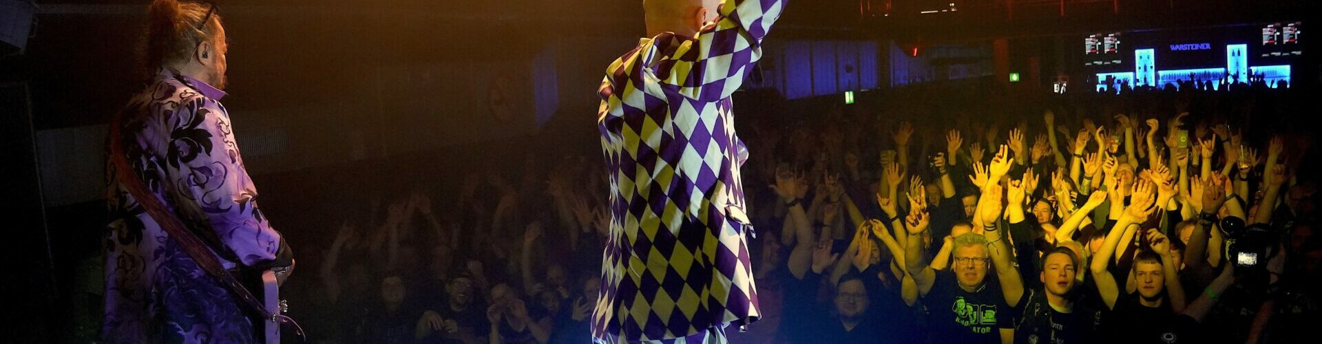 KNORKATOR mischten am Freitag unter dem Motto „Aller guten Dinge sind 30!“ die Batschkapp auf