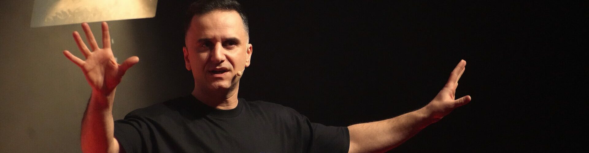 Özcan Cosar mit seinem Programm VIP in der Süwag Arena Frankfurt – FOTOSTRECKE und Nachbericht