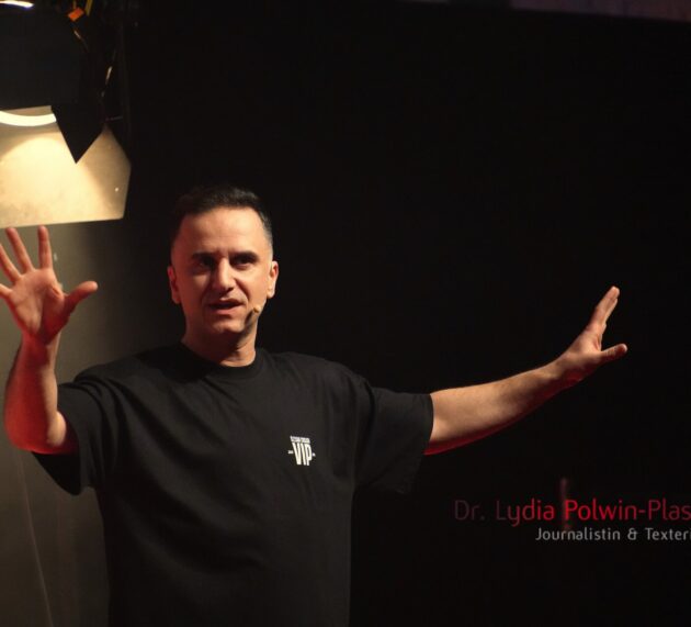 Özcan Cosar mit seinem Programm VIP in der Süwag Arena Frankfurt – FOTOSTRECKE und Nachbericht