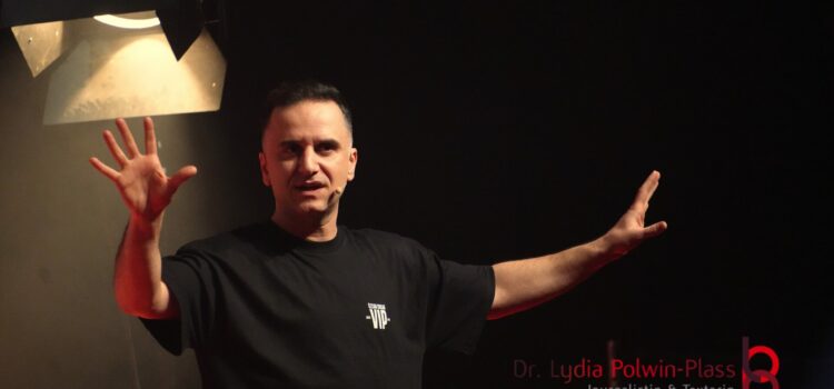 Özcan Cosar mit seinem Programm VIP in der Süwag Arena Frankfurt – FOTOSTRECKE und Nachbericht