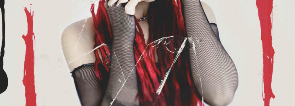 April Art setzen mit „Red“ ein kraftvolles Ausrufezeichen