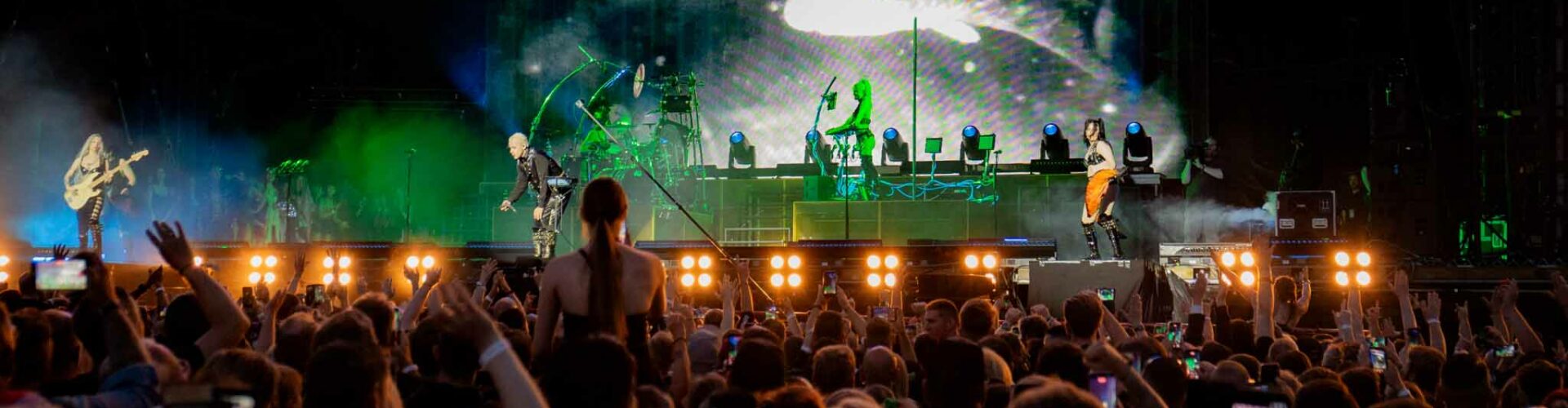 Wenn goldene Feen vom Eiffelturm flattern – dann ist man am Till Fest