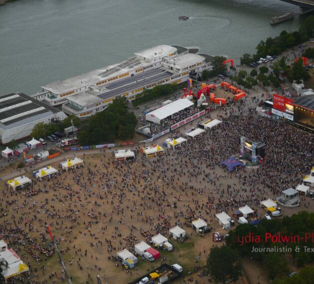 Donauinselfest 2026 | Tag 2 | Samstag – mit Fotostrecken von AIRBOURNE, NEK, VENICE BLUE, Earth, Wind & Fire Experience, Gert Steinbäcker, Coffeeshock Company und Luftaufnahmen meines Hubschrauberflugs