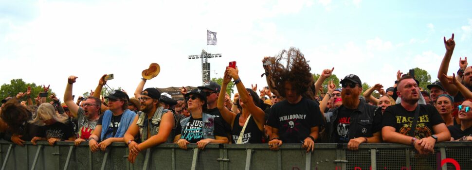 Wacken 2026 – Donnerstag – das Festival findet seinen Rhythmus – MIT FOTOSTRECKE