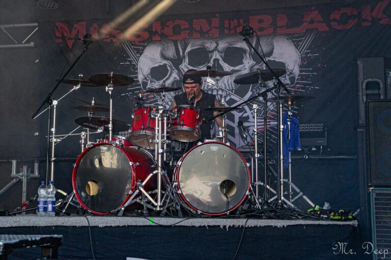 Mission in Black (13)