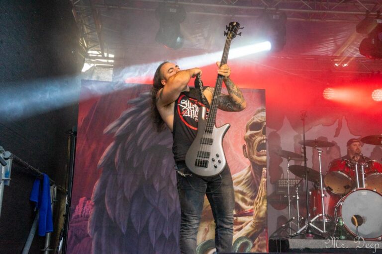 Suicidal Angels (1)