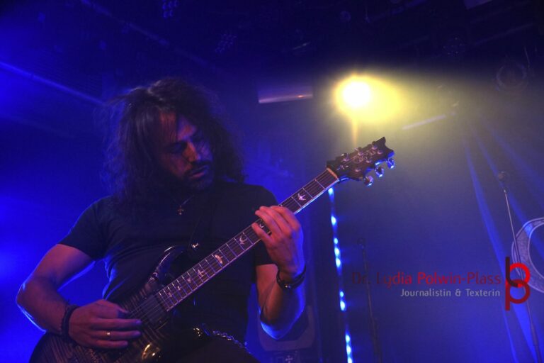 Ronnie Romero_Gus G Colos-Saal 2026_Polwin-Plass_237