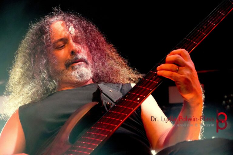 Ronnie Romero_Gus G Colos-Saal 2026_Polwin-Plass_319