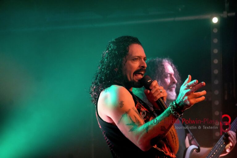 Ronnie Romero_Gus G Colos-Saal 2026_Polwin-Plass_364