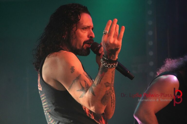 Ronnie Romero_Gus G Colos-Saal 2026_Polwin-Plass_368