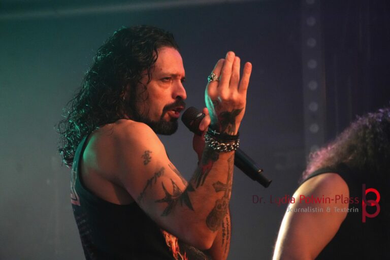 Ronnie Romero_Gus G Colos-Saal 2026_Polwin-Plass_369