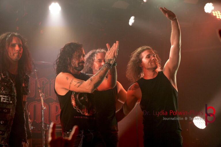 Ronnie Romero_Gus G Colos-Saal 2026_Polwin-Plass_395