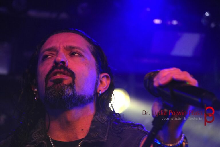 Ronnie Romero_Gus G Colos-Saal 2026_Polwin-Plass_958