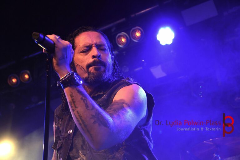 Ronnie Romero_Gus G Colos-Saal 2026_Polwin-Plass_983